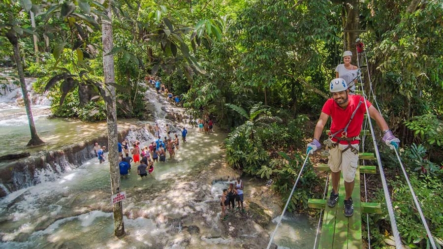 911eeac1-24a9-46b2-8995-00f4f71124b6-guide-to-dunns-river-falls-6