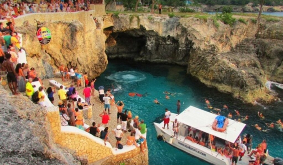 overview-of-ricks-cafe-1024x706